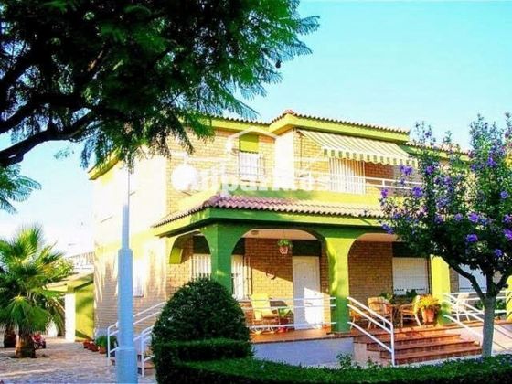 Foto 2 de Casa adossada en venda a Villafranqueza de 5 habitacions amb terrassa i garatge