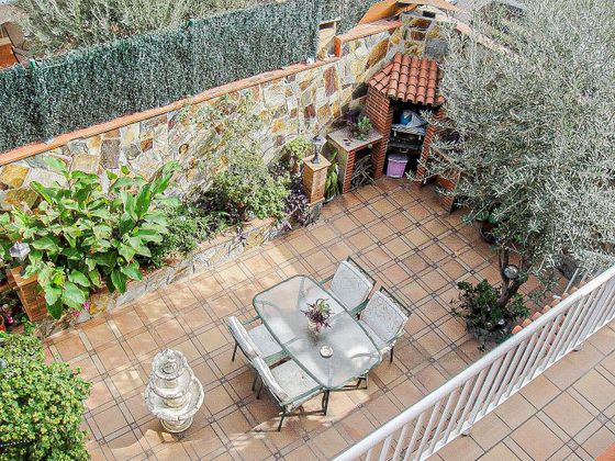 Foto 2 de Casa adossada en venda a Can Deu - La Planada - Sant Julià de 4 habitacions amb terrassa i jardí