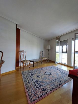 Foto 2 de Piso en venta en Centro - Ponferrada de 2 habitaciones con terraza y garaje