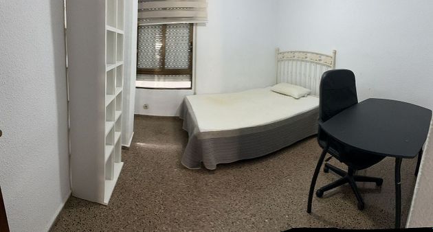 Foto 1 de Alquiler de piso en calle De Gongora de 3 habitaciones con muebles y aire acondicionado