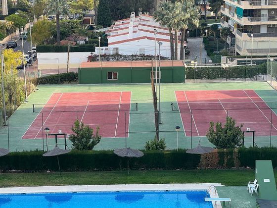 Foto 2 de Pis en lloguer a avenida San Sebastián de 4 habitacions amb terrassa i piscina