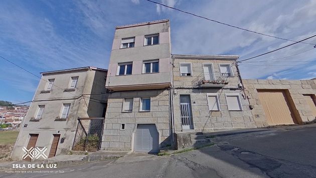 Foto 2 de Casa adossada en venda a calle Do Polvorín de 10 habitacions amb terrassa i garatge