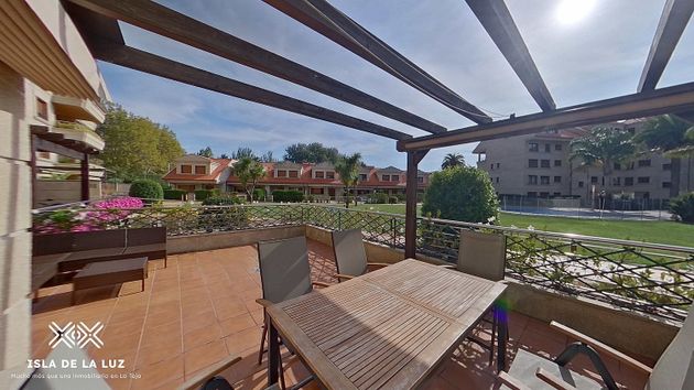 Foto 1 de Pis en venda a calle Arousa de 2 habitacions amb terrassa i piscina