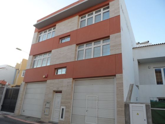 Foto 1 de Edifici en venda a calle Princes Guayarmina amb ascensor