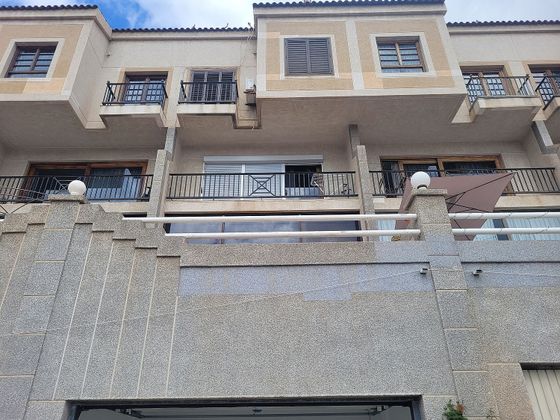 Foto 1 de Casa adossada en venda a Altavista - Don Zoilo de 5 habitacions amb terrassa i garatge