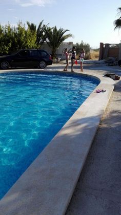 Foto 2 de Chalet en venta en Agost de 3 habitaciones con terraza y piscina