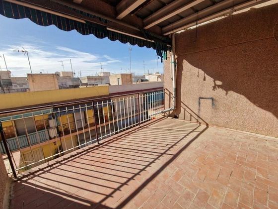 Foto 1 de Pis en venda a Carrús Oest - El Toscar de 4 habitacions amb terrassa