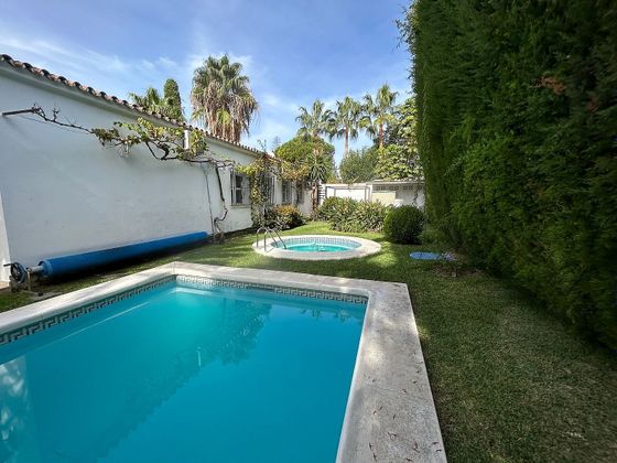 Foto 2 de Xalet en lloguer a San Pedro de Alcántara pueblo de 4 habitacions amb terrassa i piscina