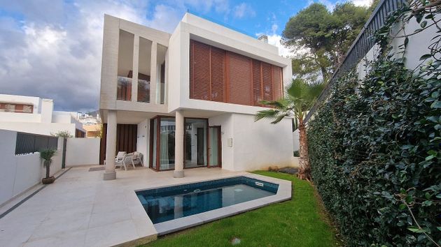 Foto 1 de Casa en lloguer a calle Altos de Puente Romano de 4 habitacions amb terrassa i piscina