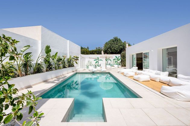 Foto 1 de Xalet en venda a Nueva Andalucía centro de 4 habitacions amb terrassa i piscina