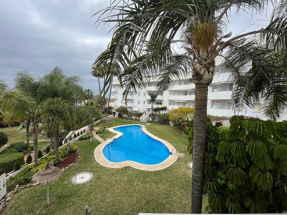 Foto 1 de Alquiler de piso en Lomas de Marbella Club - Puente Romano de 3 habitaciones con terraza y piscina