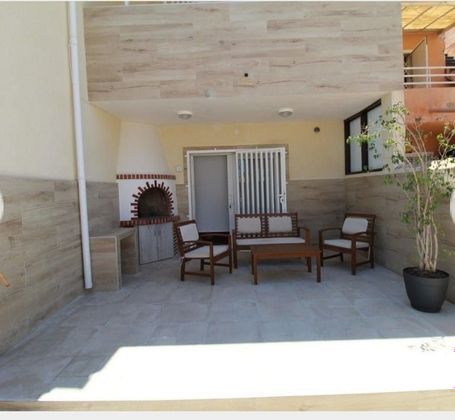 Foto 1 de Dúplex en venta en Nueva Torrevieja - Aguas Nuevas de 2 habitaciones con terraza