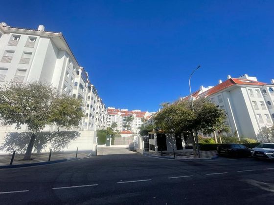 Foto 2 de Piso en venta en calle Principe de Asturias de 3 habitaciones con terraza y piscina