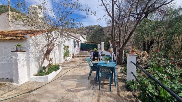 Foto 1 de Casa rural en venta en Almogía de 3 habitaciones con jardín