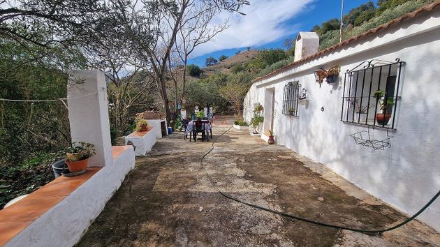 Foto 2 de Casa rural en venda a Almogía de 3 habitacions amb jardí