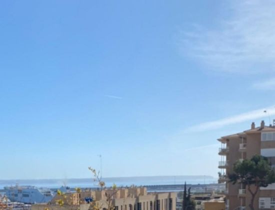 Foto 1 de Chalet en venta en Génova de 4 habitaciones con terraza y balcón
