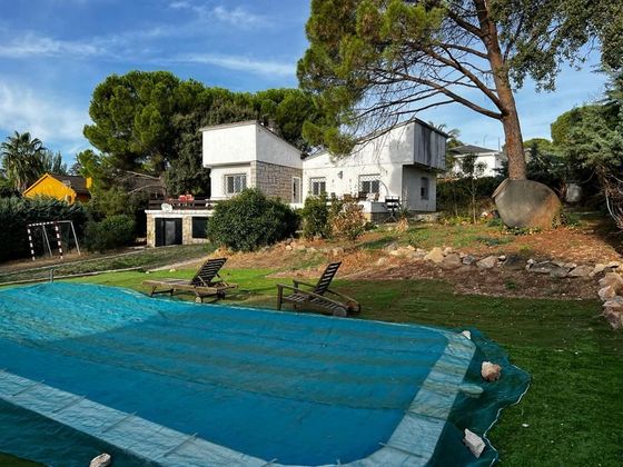 Foto 1 de Xalet en venda a calle Hiedra de 4 habitacions amb terrassa i piscina