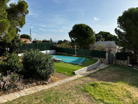 Foto 2 de Xalet en venda a calle Hiedra de 4 habitacions amb terrassa i piscina