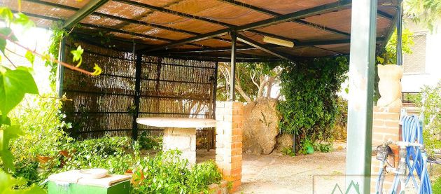 Foto 2 de Xalet en venda a Villa del Prado de 3 habitacions amb terrassa i jardí