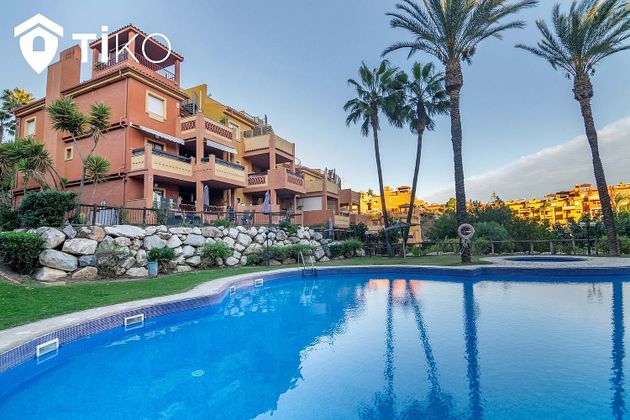 Foto 2 de Venta de piso en Cabo Pino - Reserva de Marbella de 2 habitaciones con terraza y piscina