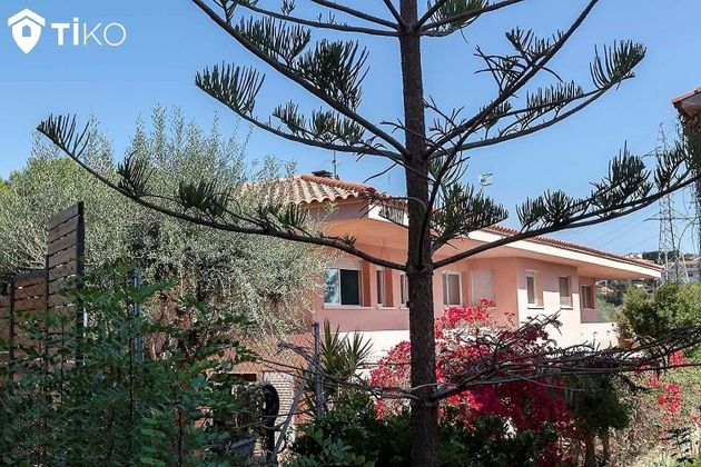 Foto 2 de Casa en venta en Les Brises de Calafell - Segur de Dalt de 4 habitaciones con terraza y jardín