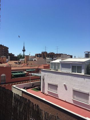 Foto 2 de Pis en venda a Fuente del Berro de 3 habitacions amb terrassa i aire acondicionat