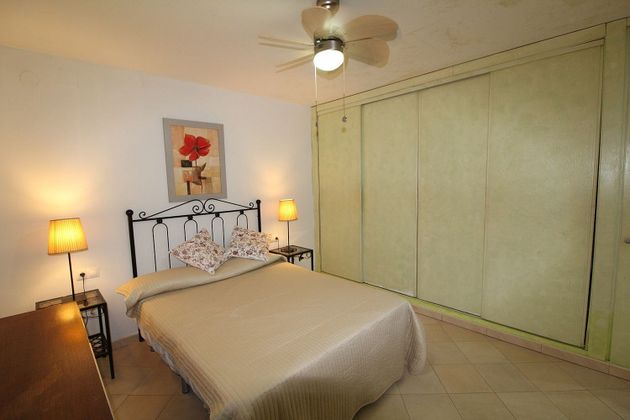 Foto 2 de Estudio en alquiler en avenida Carlos de Haya con muebles y aire acondicionado