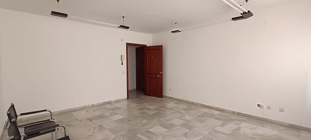 Foto 1 de Oficina en alquiler en La Malagueta - La Caleta con aire acondicionado