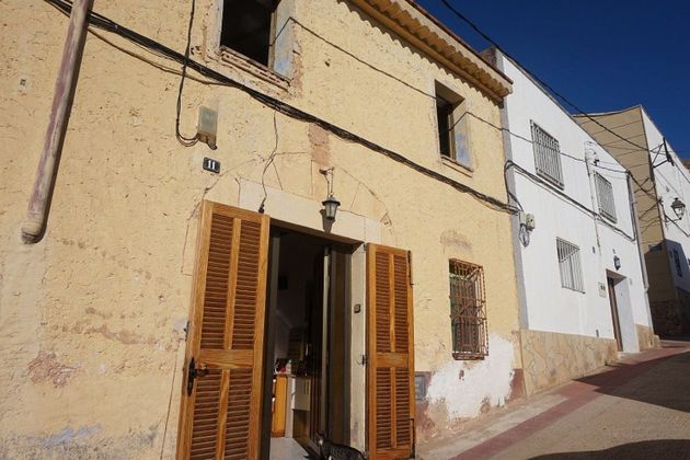 Foto 2 de Casa rural en venta en Masllorenç de 5 habitaciones con terraza y jardín