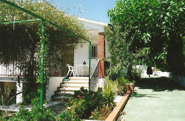 Foto 2 de Chalet en venta en Bisbal del Penedès, la de 3 habitaciones con piscina y jardín