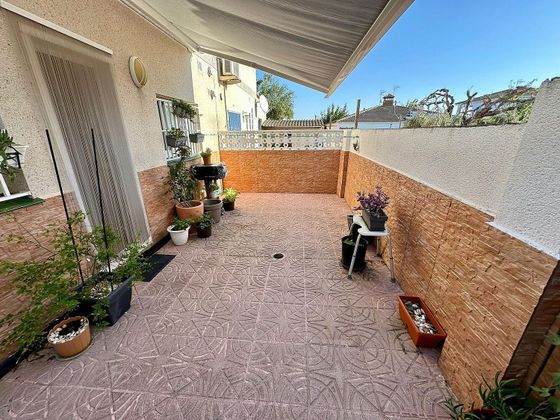 Foto 1 de Casa en venta en Santa Oliva de 4 habitaciones con terraza y piscina