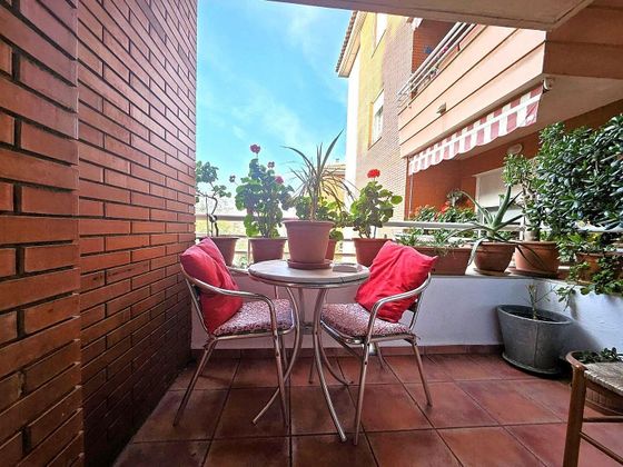 Foto 2 de Venta de piso en Santa Coloma de Cervelló de 3 habitaciones con jardín y balcón