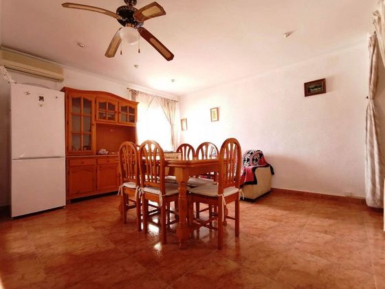 Foto 2 de Chalet en venta en Playa de Gandia de 3 habitaciones con terraza y aire acondicionado