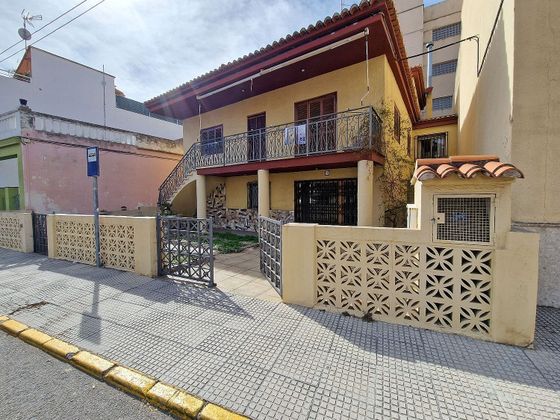 Foto 1 de Venta de casa en Miramar de 3 habitaciones con terraza y aire acondicionado