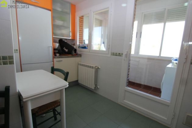 Foto 2 de Pis en venda a Polígono - Carrefour de 3 habitacions amb terrassa i garatge