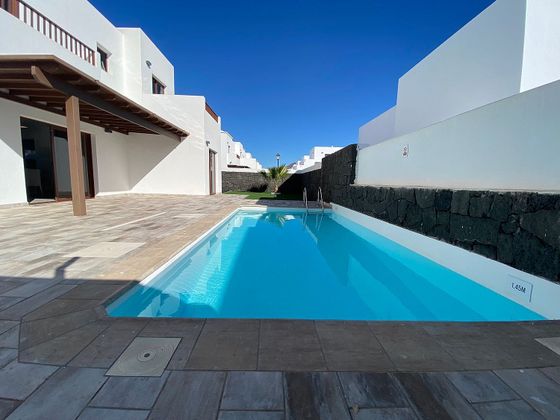 Foto 2 de Casa en venda a calle Cyca de 3 habitacions amb terrassa i piscina
