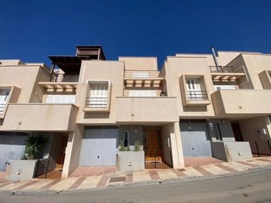 Foto 1 de Casa en venda a Carboneras de 4 habitacions amb terrassa i garatge