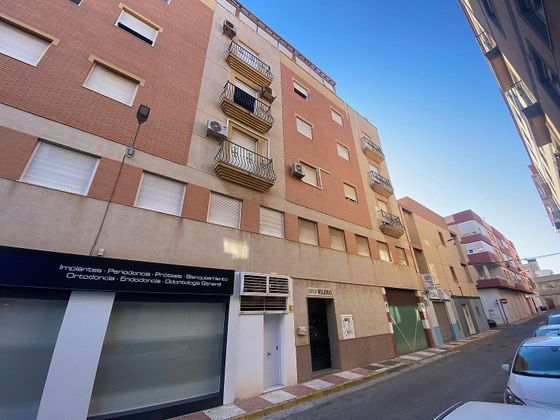 Foto 2 de Venta de piso en calle José Bergamín de 3 habitaciones con garaje y balcón