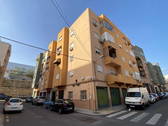 Foto 1 de Piso en venta en calle Miguel de Unamuno de 3 habitaciones con garaje y aire acondicionado