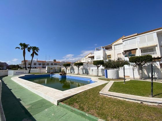 Foto 2 de Pis en venda a calle De la Flor de 1 habitació amb terrassa i piscina