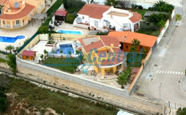 Foto 2 de Xalet en venda a Ulldecona de 3 habitacions amb piscina i garatge