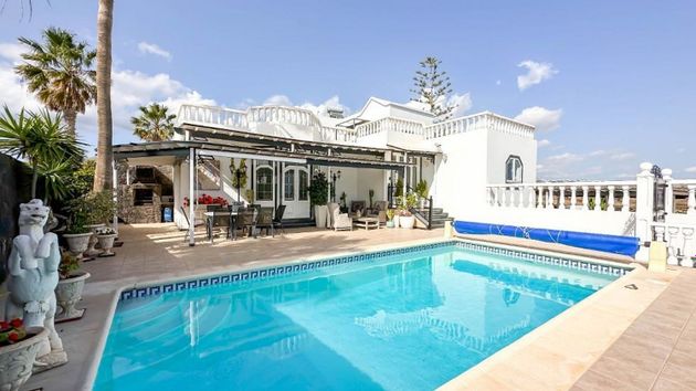 Foto 1 de Xalet en venda a Puerto del Carmen de 7 habitacions amb terrassa i piscina