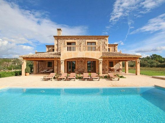 Foto 2 de Casa rural en venta en calle Mallorca de 5 habitaciones con terraza y piscina