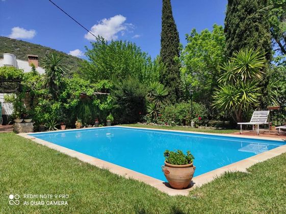 Foto 2 de Xalet en venda a Carcabuey de 4 habitacions amb piscina i jardí