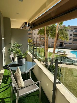 Foto 1 de Venta de piso en Huerta de la Reina - Trassierra de 3 habitaciones con terraza y piscina