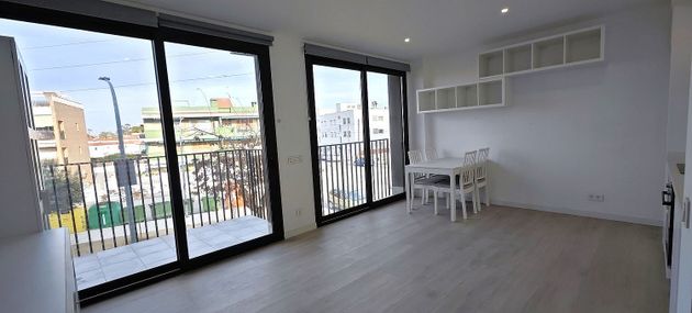 Foto 1 de Pis en venda a plaza Catalunya de 2 habitacions amb garatge i balcó