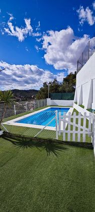 Foto 1 de Chalet en venta en Costa Cunit - Els Jardins - Els  Rosers de 4 habitaciones con terraza y piscina