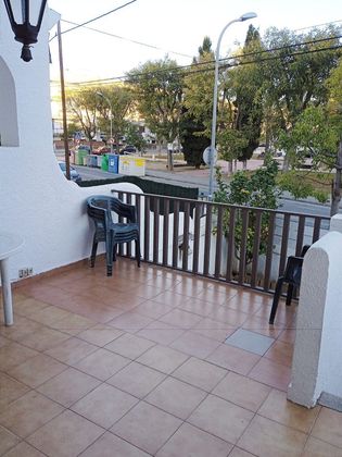 Foto 1 de Venta de casa adosada en calle De Tarragona de 3 habitaciones con terraza y garaje