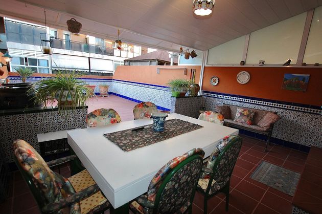 Foto 2 de Casa en venta en calle Antoni Gaudi de 5 habitaciones con terraza y garaje