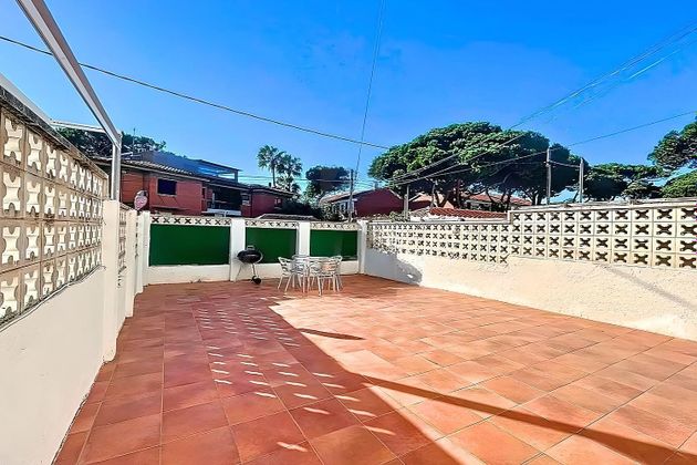 Foto 1 de Casa en venta en La Pineda de 3 habitaciones con terraza y balcón
